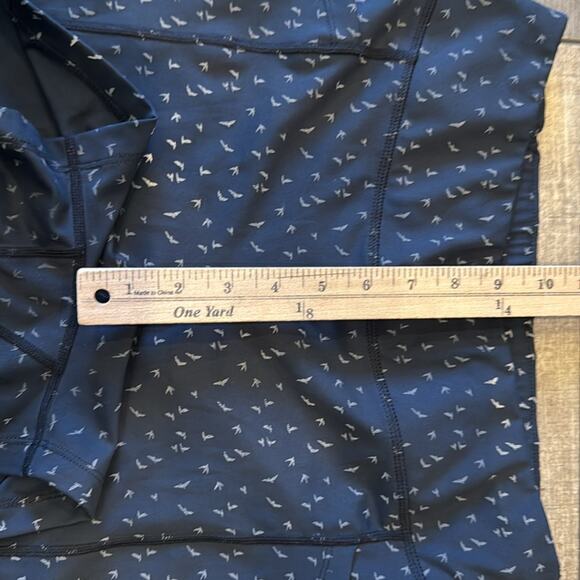 NWOT Oiselle Firecracker Reflective Compression Shorts Size 12 - Picture 6 of 11